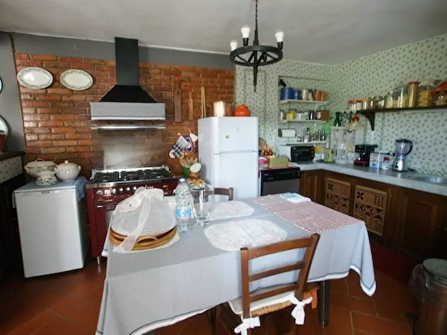 Immagine 22 di Casa indipendente in vendita  a Castelnuovo Magra