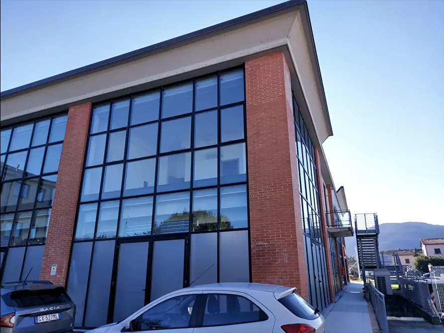 Immagine 5 di Ufficio in vendita  a Sarzana