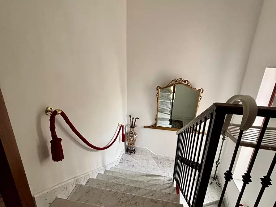 Immagine 2 di Casa semindipendente in vendita  a Carrara
