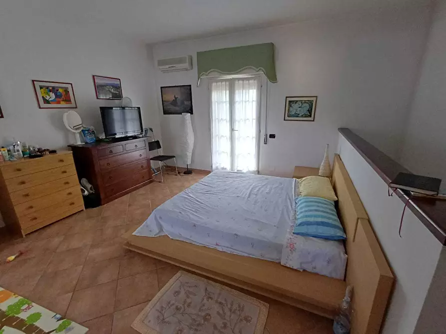 Immagine 14 di Casa semindipendente in vendita  a Massa