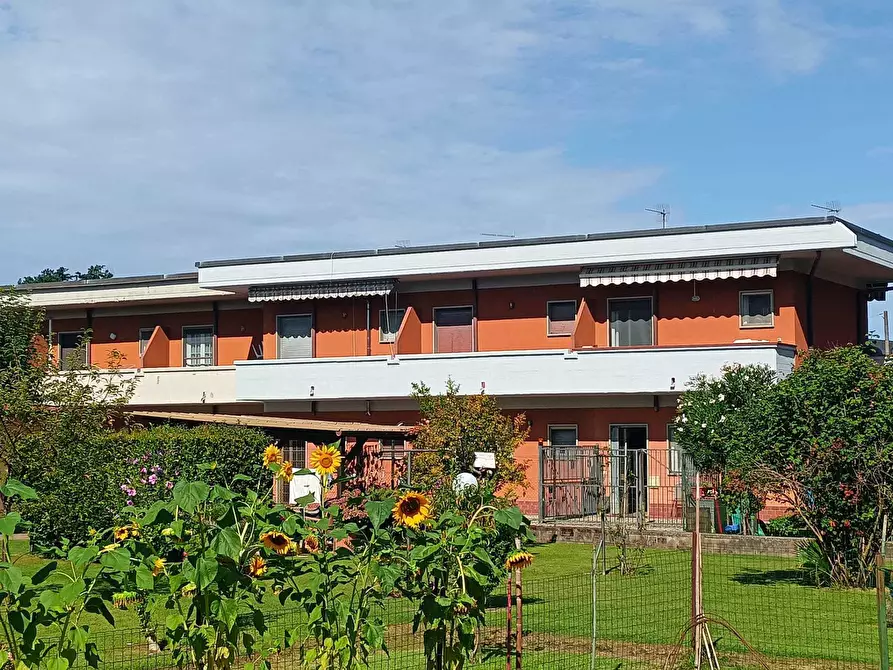 casa semindipendente in vendita a Massa in zona Marina di Massa