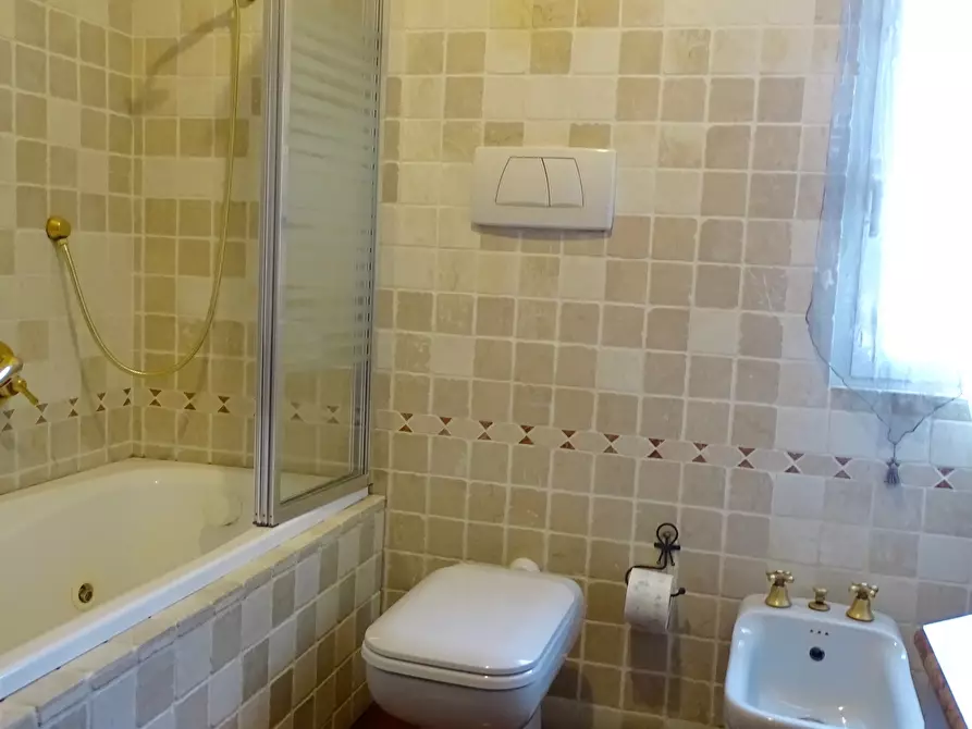 Immagine 24 di Villa in vendita  a Sarzana