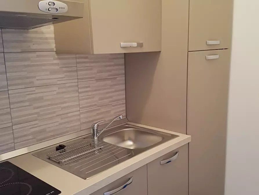 Immagine 6 di Mansarda in vendita  a Ameglia