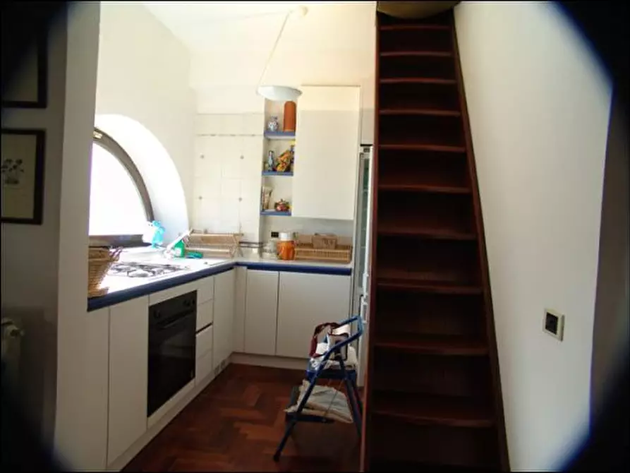 Immagine 6 di Pentalocale in vendita  a Ameglia