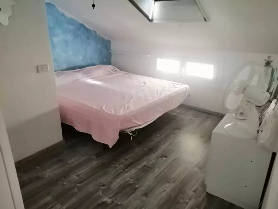 Immagine 10 di Mansarda in vendita  a Ameglia