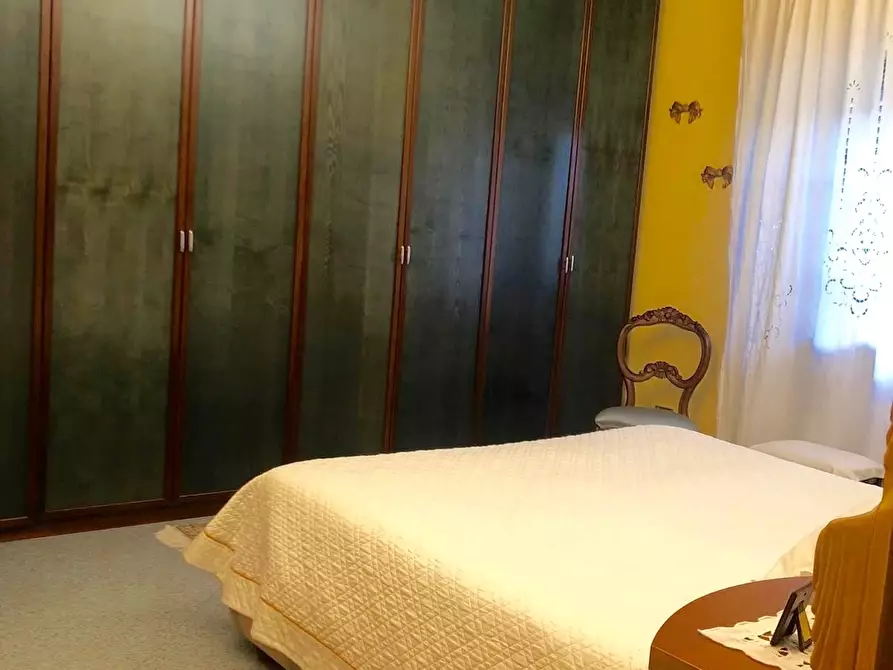 Immagine 11 di Casa semindipendente in vendita  a Castelnuovo Magra