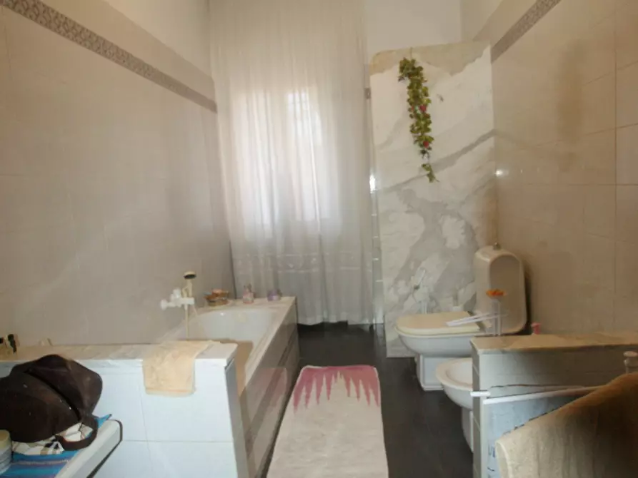 Immagine 10 di Casa bifamiliare in vendita  a Sarzana