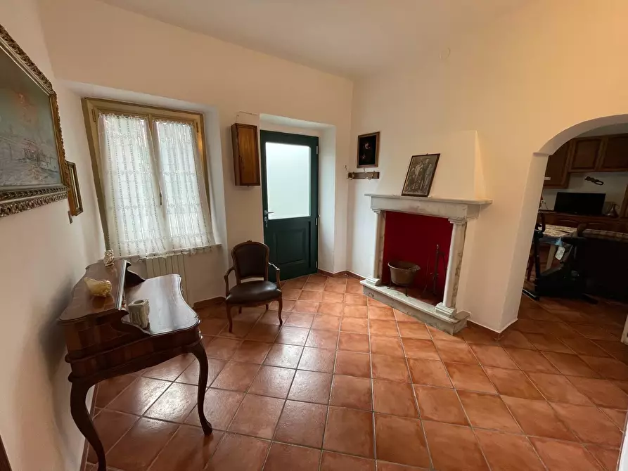 Immagine 4 di Porzione di casa in vendita  a Ameglia