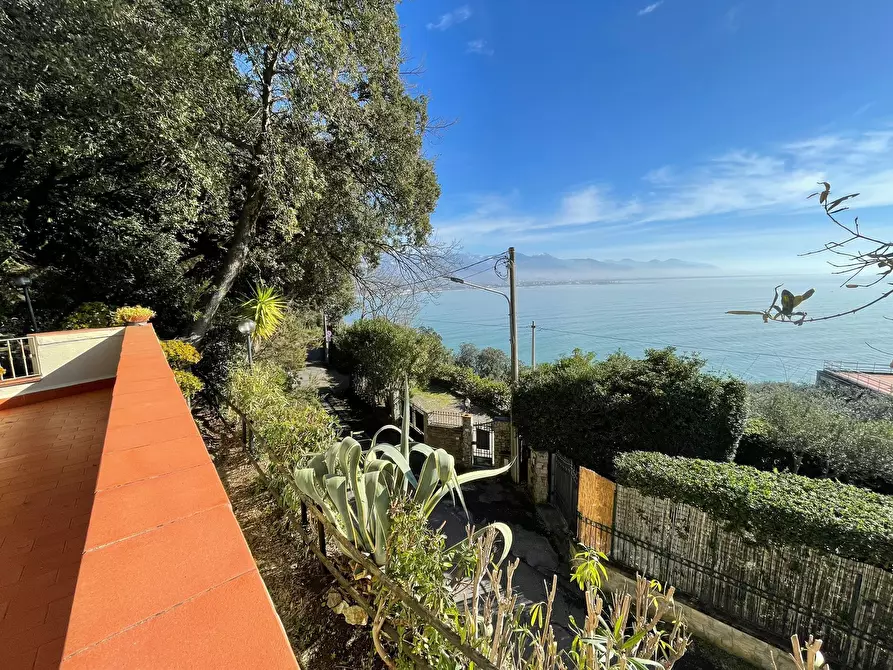 Immagine 3 di Trilocale in vendita  in Strada Punta Bianca 2 a Ameglia