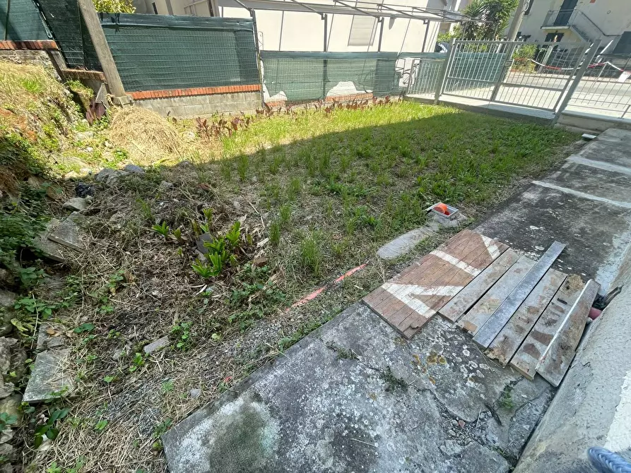 Immagine 3 di Casa semindipendente in vendita  a Ameglia