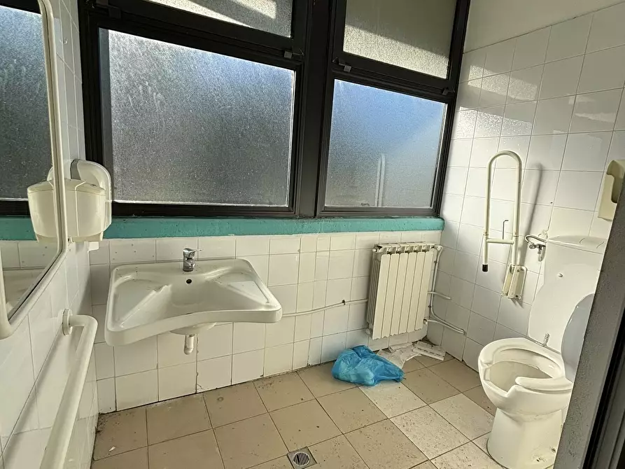 Immagine 7 di Bar / Ristorante in vendita  a Ameglia