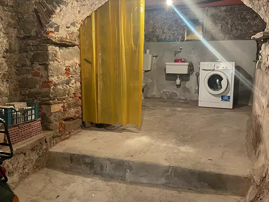 Immagine 32 di Pentalocale in vendita  in Piazza XIII Dicembre 6 a Ameglia