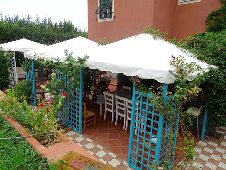 Immagine 55 di Villa in vendita  a Sarzana