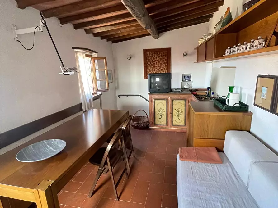 Immagine 22 di Pentalocale in vendita  in Piazza XIII Dicembre 6 a Ameglia