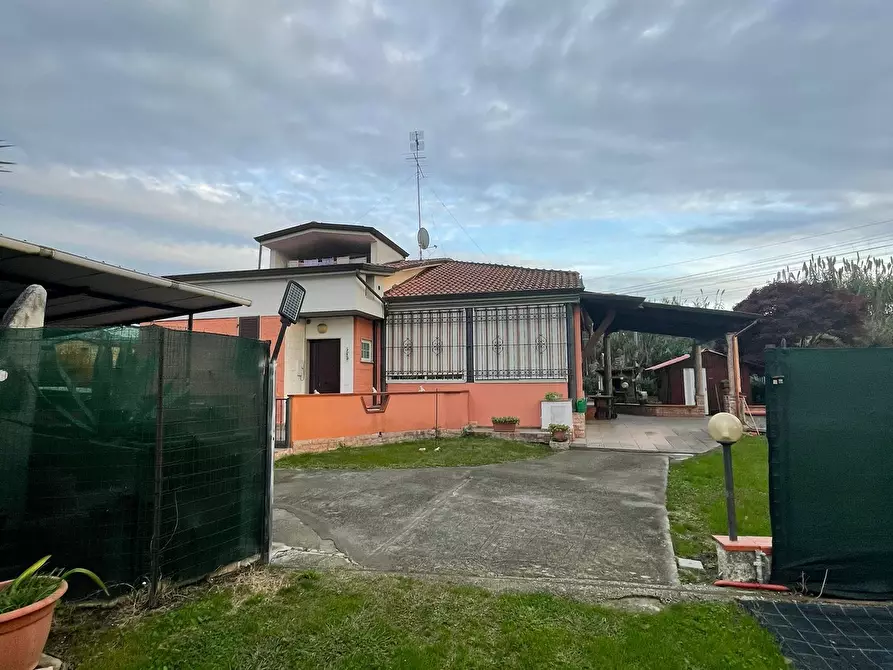 Immagine 29 di Villa in vendita  a Sarzana