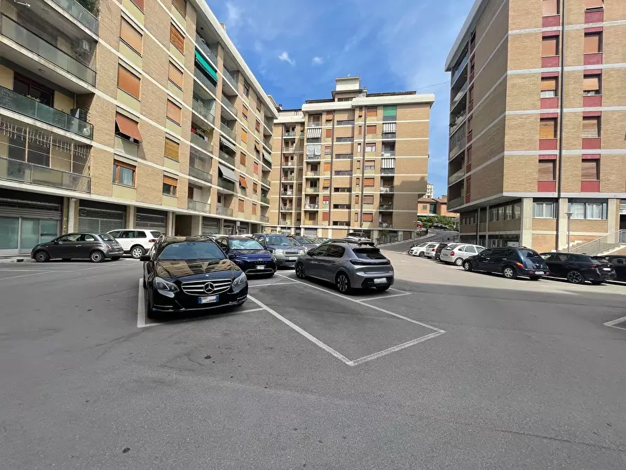 Immagine 6 di Locale commerciale in vendita  in Piazzale Giotto 46 a Perugia