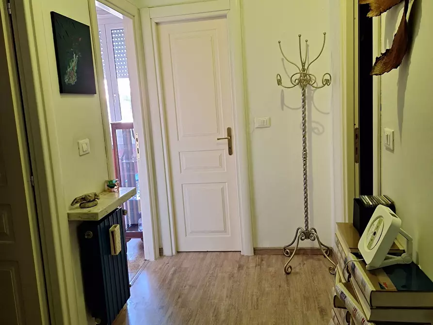 Immagine 17 di Appartamento in vendita  a La Spezia