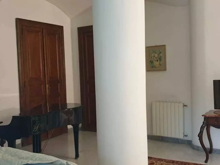 Immagine 10 di Appartamento in affitto  in Via Roma a Carrara
