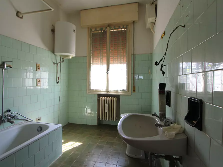 Immagine 34 di Porzione di casa in vendita  in Viale M. di Canossa a Valsamoggia