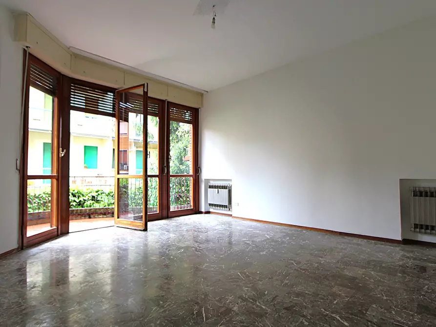 Immagine 2 di Appartamento in vendita  in Viale della Costituzione 6 a Valsamoggia
