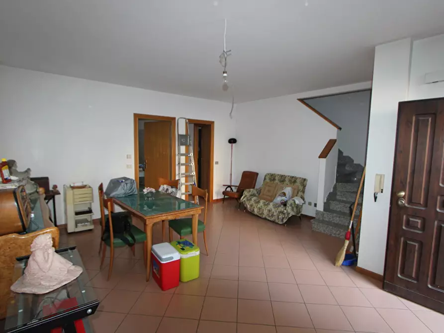 Immagine 12 di Villetta a schiera in vendita  in Via Pietro Nenni 26 a Valsamoggia