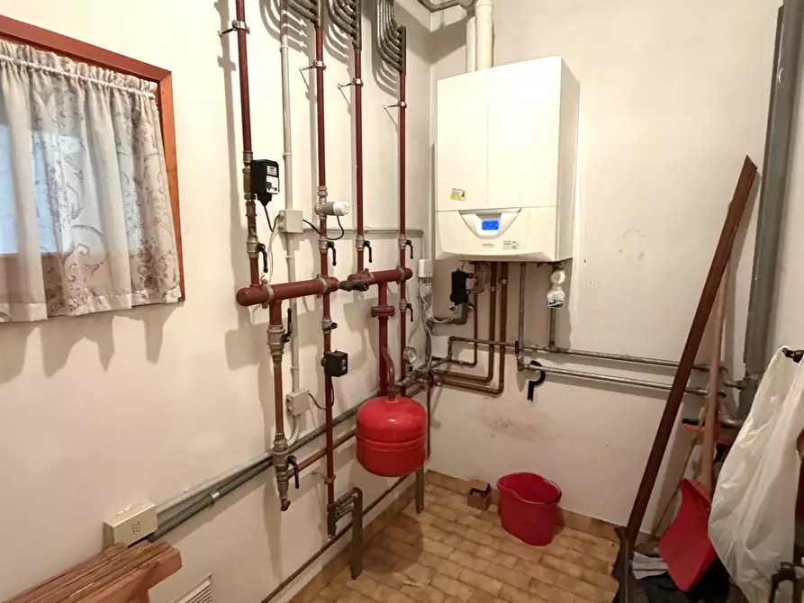 Immagine 36 di Porzione di casa in vendita  a Valsamoggia