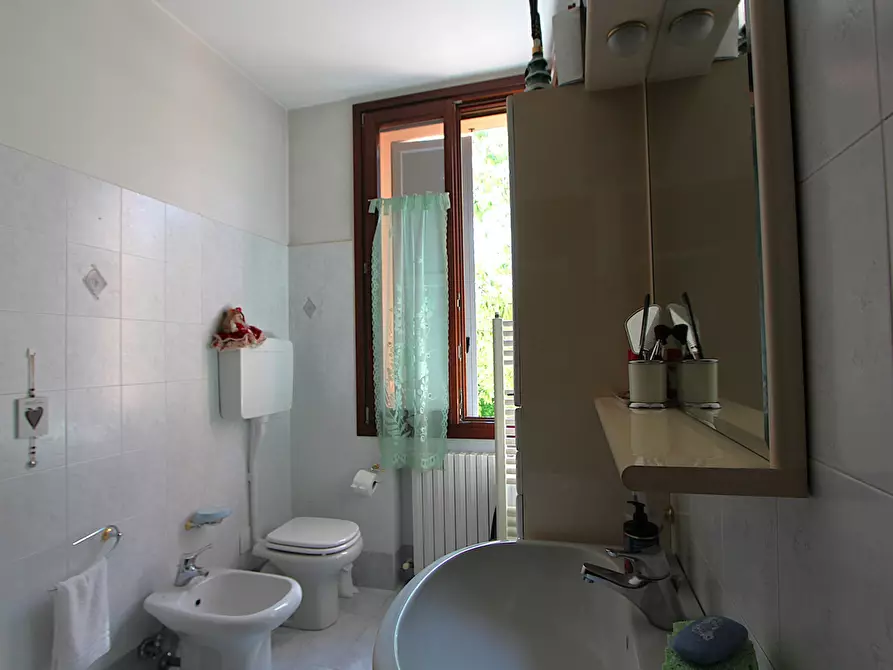 Immagine 7 di Appartamento in vendita  in Via E. Carnevali 79 a Valsamoggia