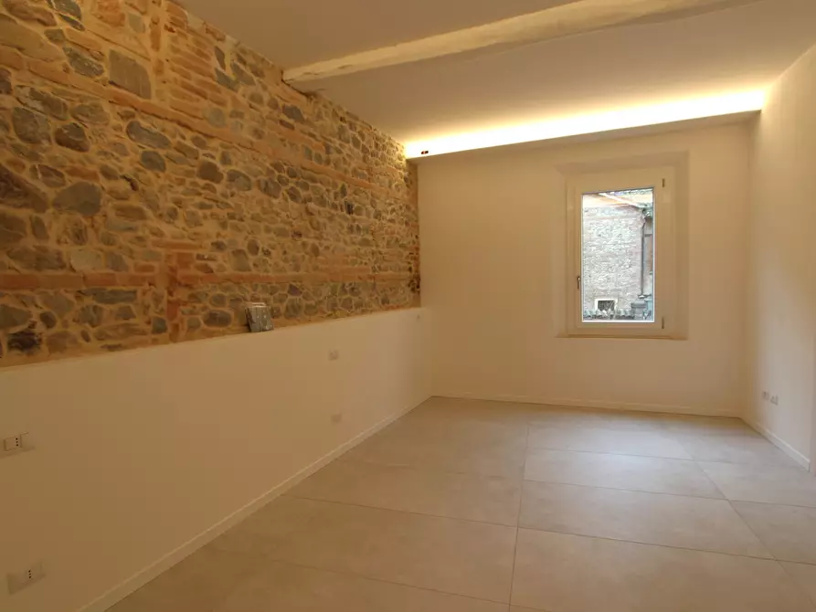 Immagine 4 di Appartamento in vendita  in Piazza Giuseppe Garibaldi a Valsamoggia