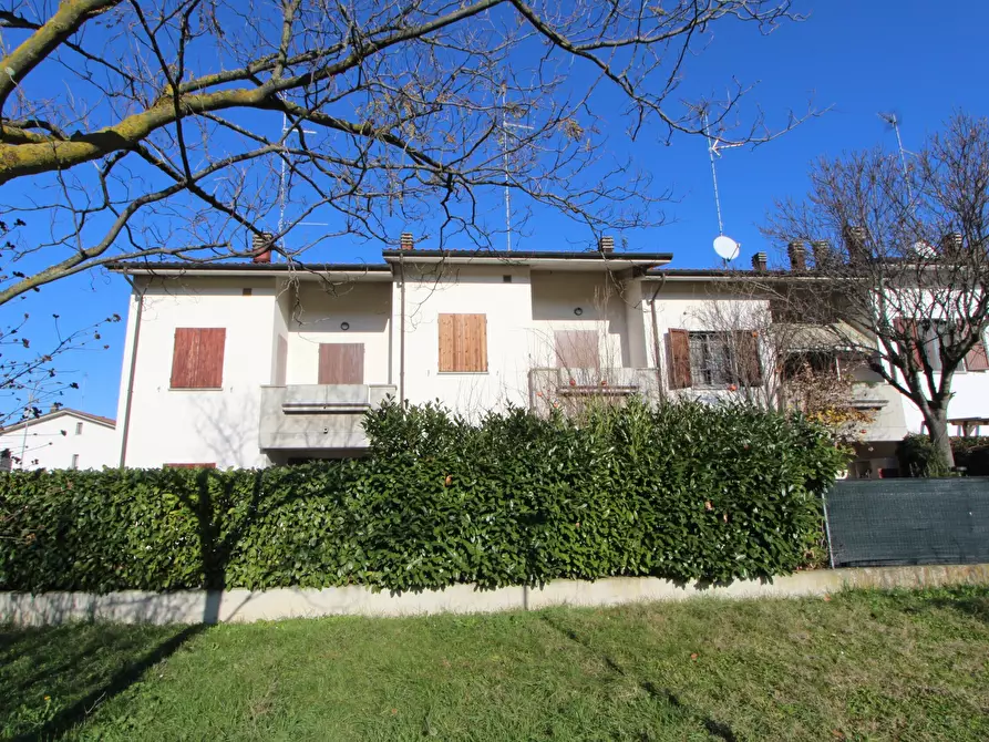 Immagine 10 di Villetta a schiera in vendita  in Via Pietro Nenni 26 a Valsamoggia
