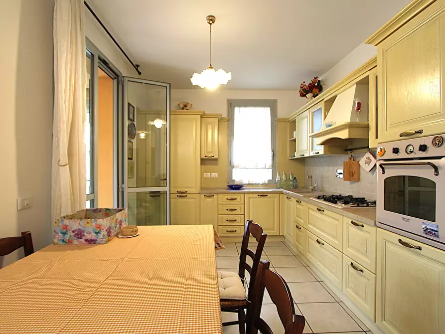 Immagine 5 di Appartamento in vendita  in Piazza Lorenzo D' Auria 3 a Valsamoggia