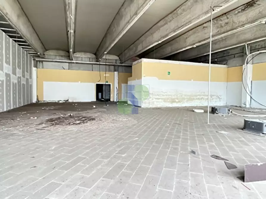 Immagine 8 di Capannone industriale in affitto  in Via dei Materassai 13 a Livorno