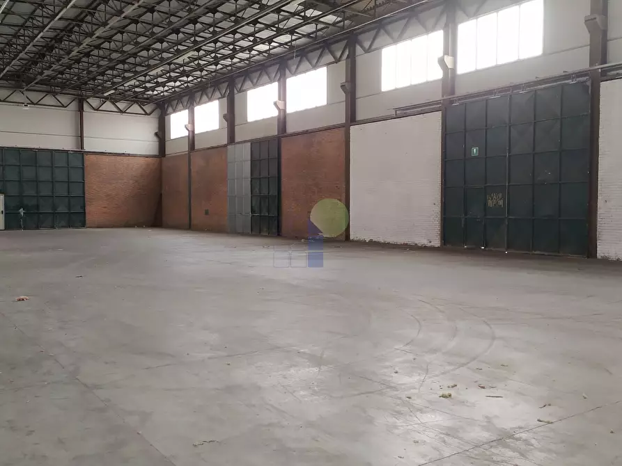 Immagine 18 di Attività artigianale in affitto  in Via Del Marzocco 40 a Livorno