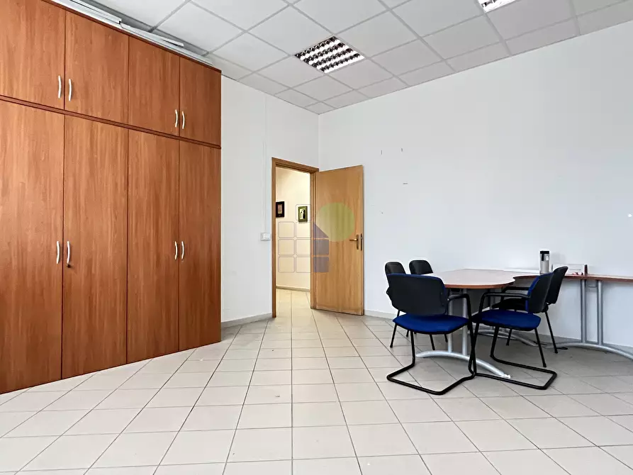 Immagine 7 di Ufficio in affitto  in Via dell' Artigianato 11 a Livorno