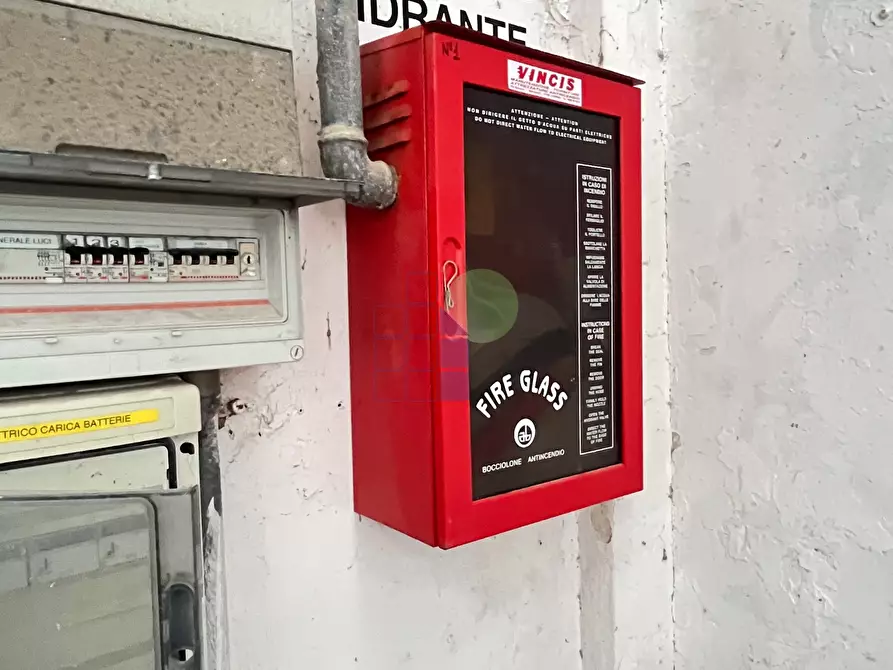 Immagine 51 di Attività artigianale in vendita  in Via Grotta delle Fate 89 a Livorno