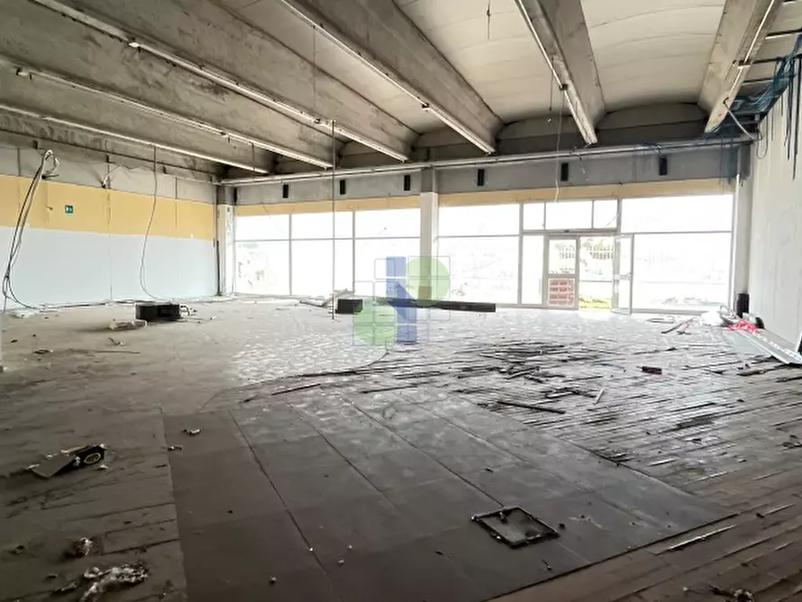 Immagine 12 di Capannone industriale in affitto  in Via dei Materassai 13 a Livorno