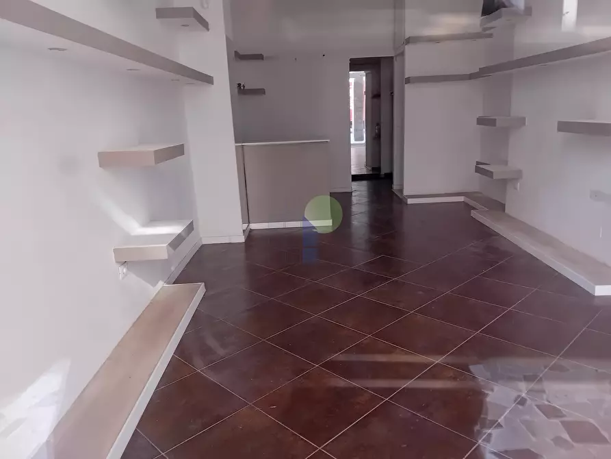 Immagine 4 di Capannone industriale in affitto  in Via Grande 206 a Livorno