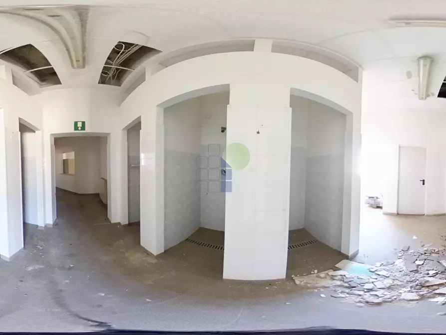 Immagine 40 di Attività artigianale in vendita  in Via Grotta delle Fate 89 a Livorno