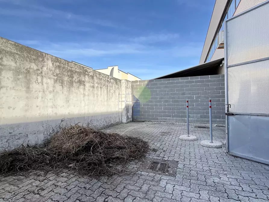 Immagine 13 di Capannone industriale in affitto  in Via Pera 33 a Livorno