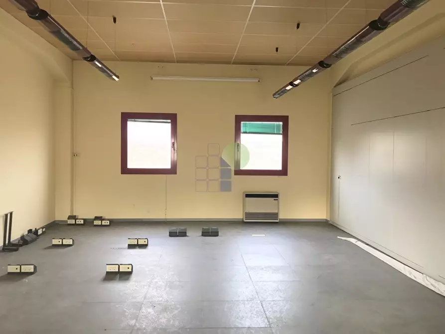 Immagine 10 di Ufficio in vendita  in Via delle Cateratte 11 a Livorno