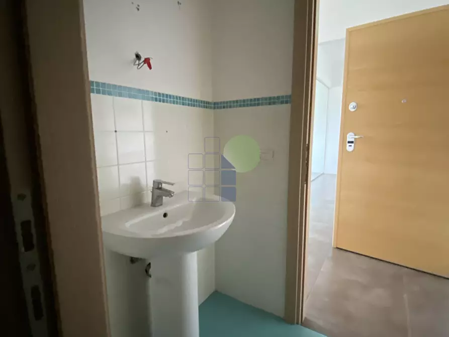 Immagine 4 di Ufficio in affitto  in Via delle Corallaie 11 a Livorno