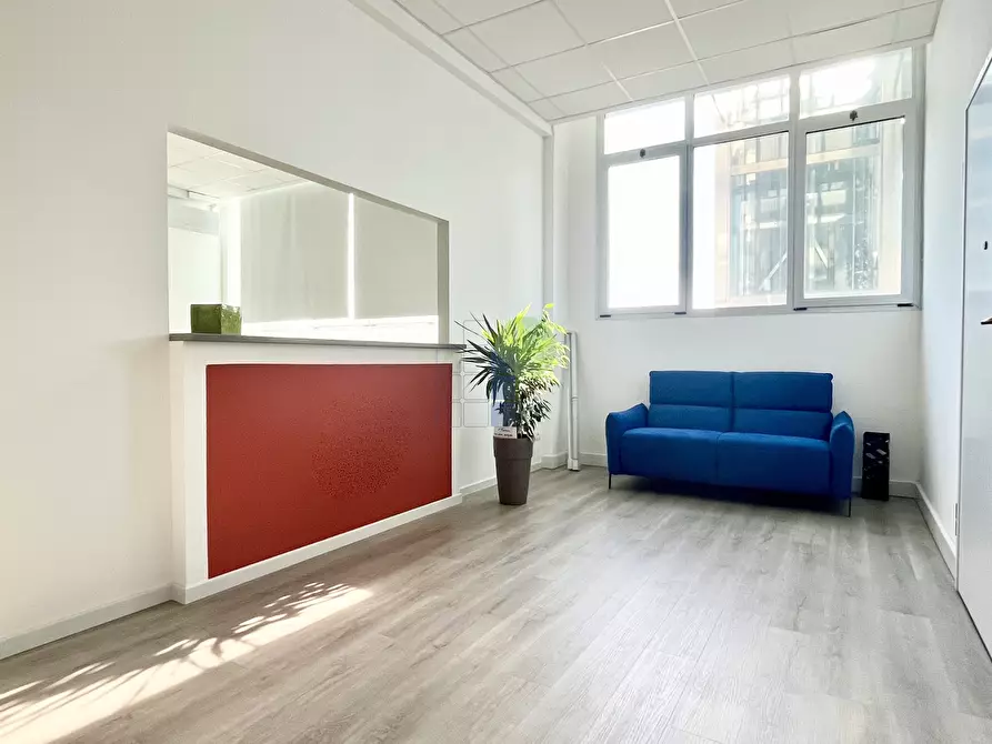 Immagine 19 di Ufficio in vendita  in Via Aurelio Nicolodi 52 a Livorno