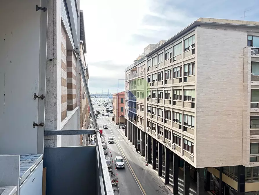 Immagine 14 di Trilocale in vendita  in Via Grande 225 a Livorno