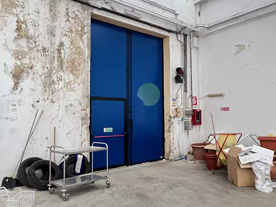 Immagine 49 di Attività artigianale in vendita  in Via Grotta delle Fate 89 a Livorno