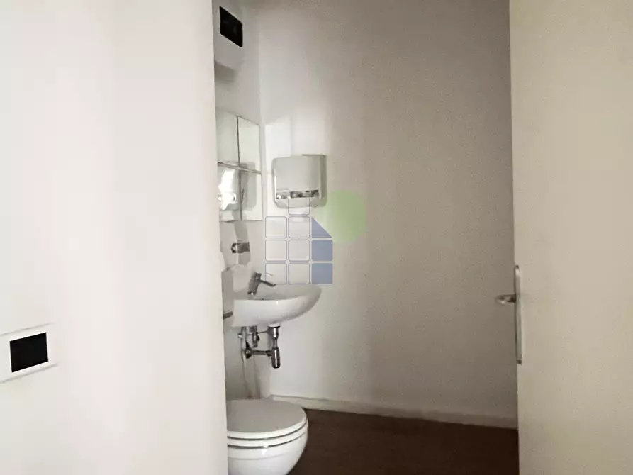 Immagine 21 di Ufficio in affitto  in Scali Cerere 3 a Livorno