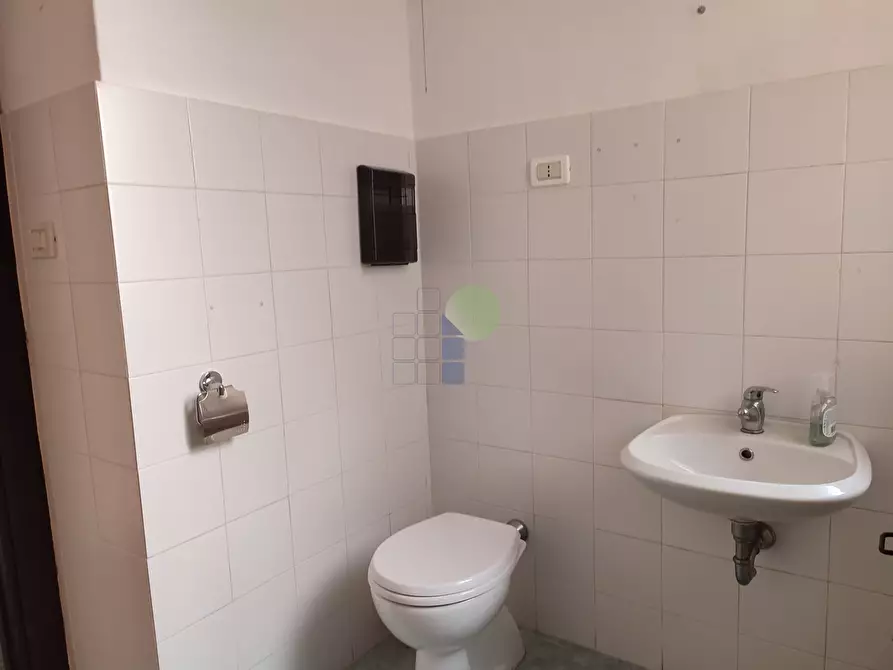 Immagine 11 di Ufficio in affitto  in Piazza Grande 5 a Livorno