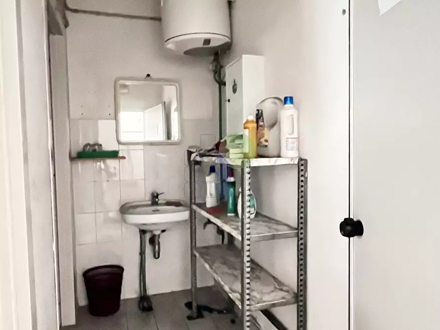 Immagine 31 di Capannone industriale in affitto  in Via Razzaguta 32 a Livorno