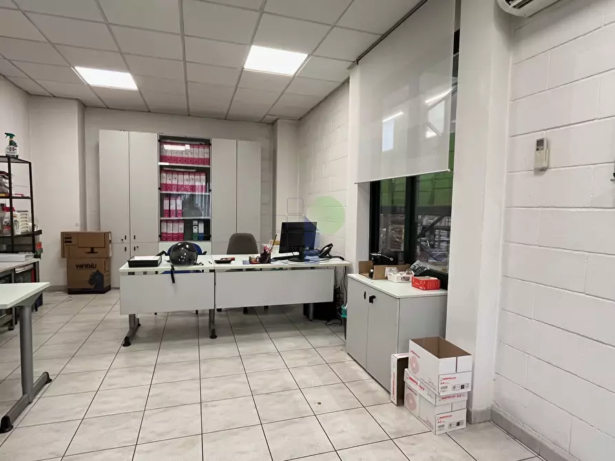 Immagine 15 di Attività artigianale in affitto  in Via Provinciale Pisana 111 a Livorno