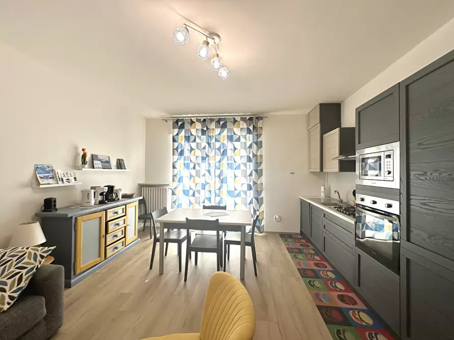 Immagine 11 di Trilocale in affitto  in Via XXV Aprile 1 a Arona