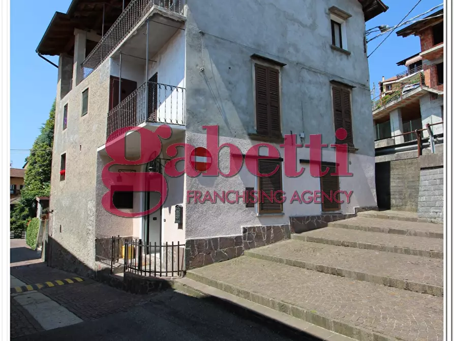 Immagine 5 di Monolocale in vendita  in Via Roma 99 a Nebbiuno