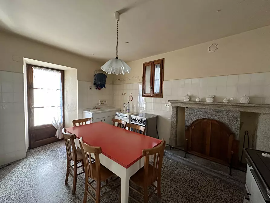 Immagine 3 di Rustico / casale in vendita  in Via Nazionale 1 a Colazza